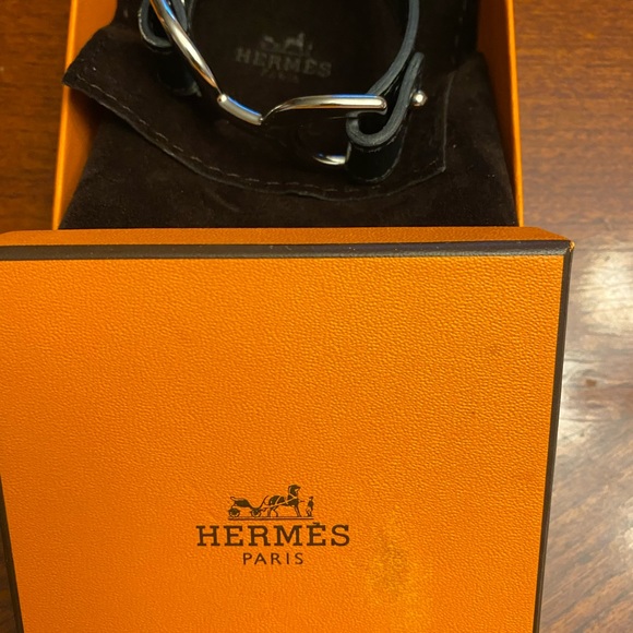 Hermès leather bracelet - Picture 4 of 13